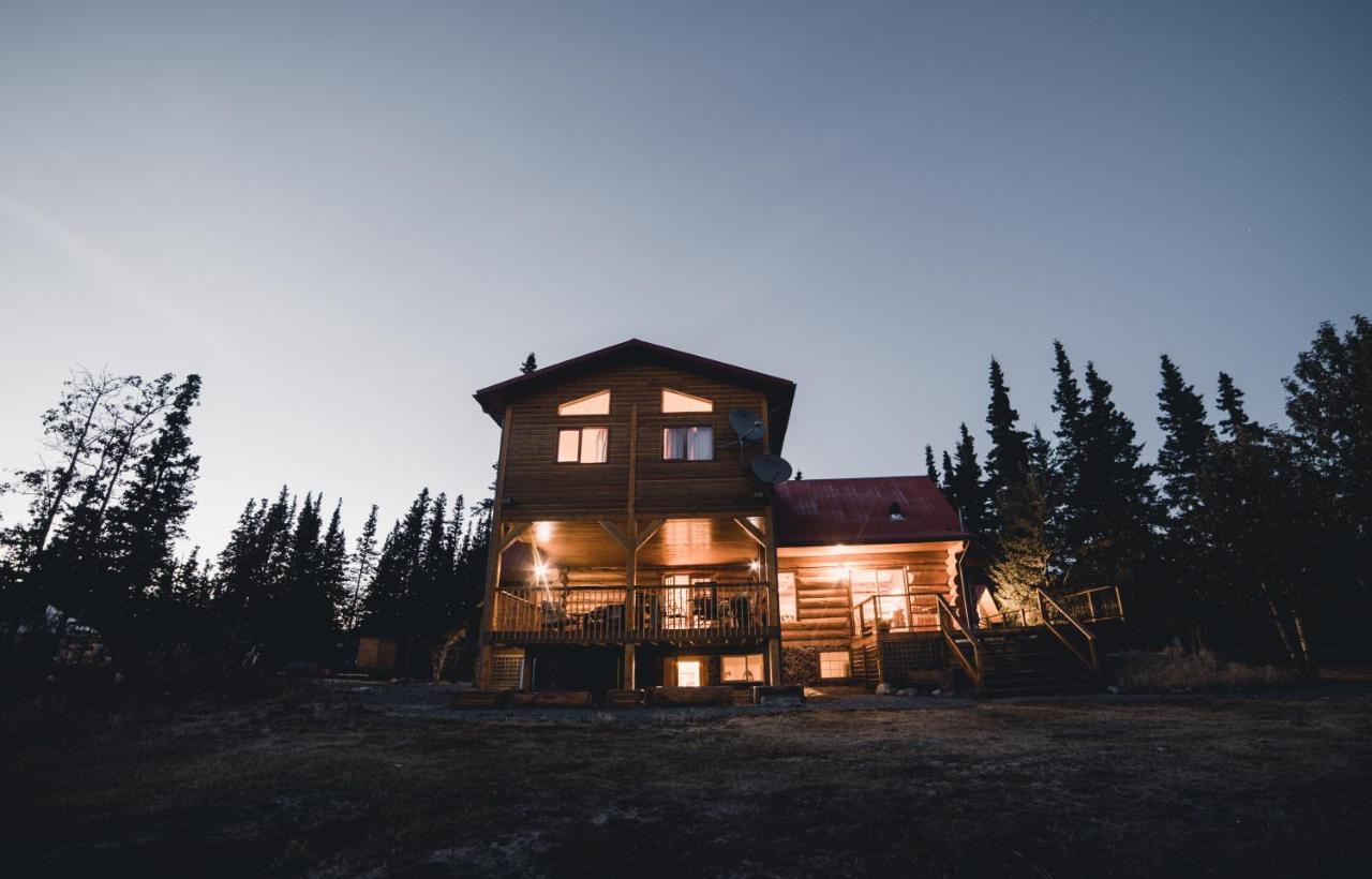 Mount Logan Ecolodge Хейнс-Джанкшен Экстерьер фото